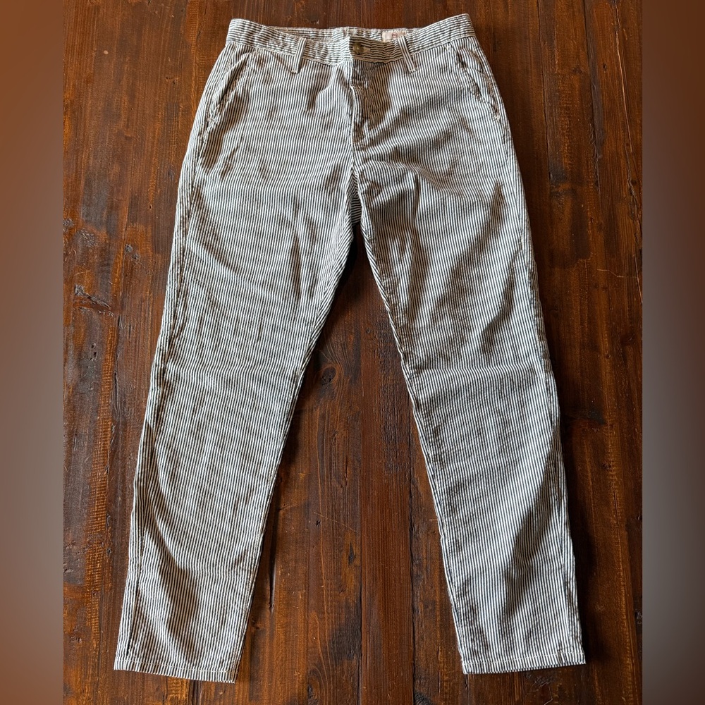 AG Adriano Goldschmied Navy and White Striped Cropped Pants Size 27 Like New
